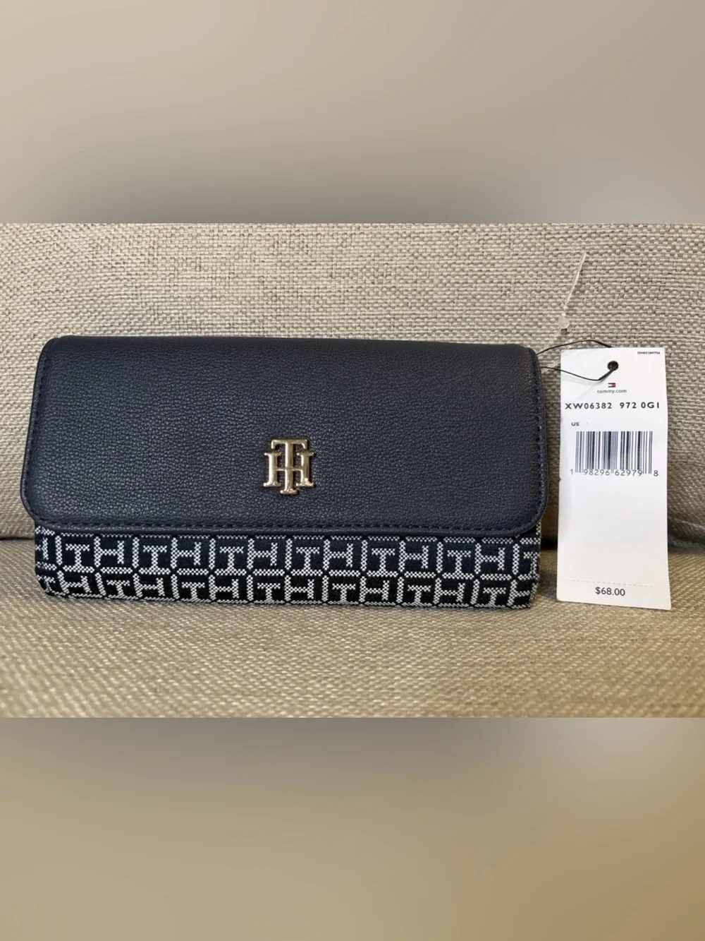 Tommy Hilfiger Navy Interior Logo Wallet with Gold Hardware